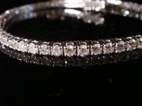 Image 4 of Modern 18ct diamond 6.00ct vs1- si1 H colour tennis line bracelet