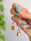PADLOCK THIN CHAIN EARRINGS