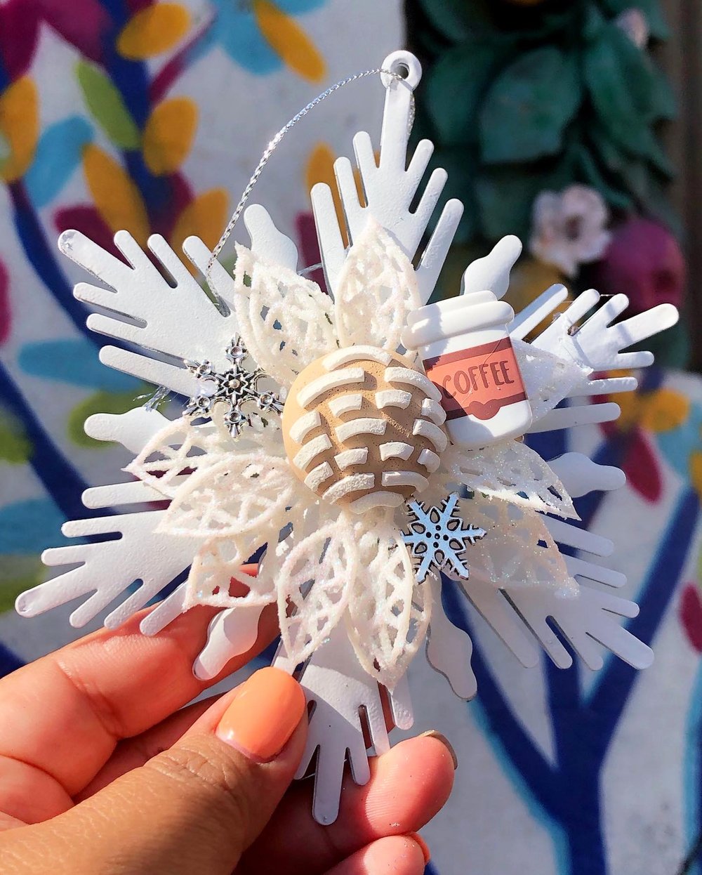 All white Snowflake Conchita