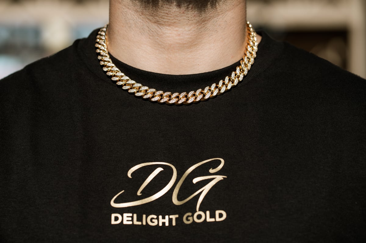 Delight Gold 18K - Iced Out 12MM , 18" Yellow Gold Cuban Link Chain