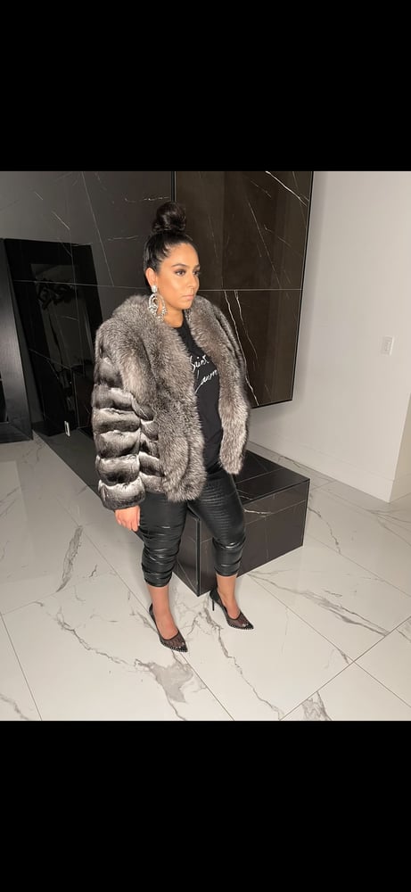 Image of CHINCHILLA X SILVER FOX COAT