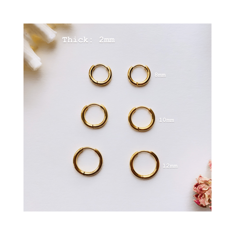 Image of Gold Minimal Hoop Earrings