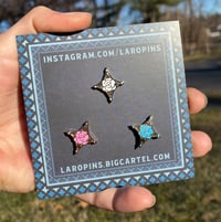 Image 4 of Flower Diamond Fillers
