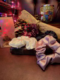 Image 4 of  👑The Armored Kingdom Maiden's Tie Mulberry Silk Scrunchies (4 in a Pack)