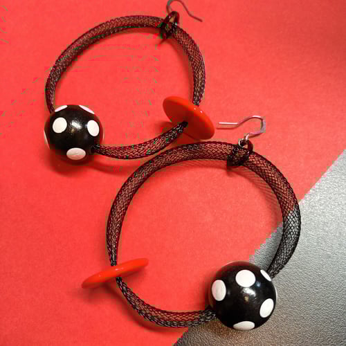 Image of mesh hoops red black earrings