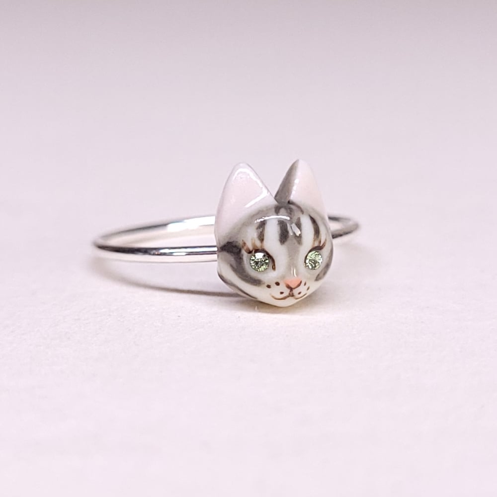 Image of Pale Grey Tabby Porcelain & Sterling Silver Cat Ring