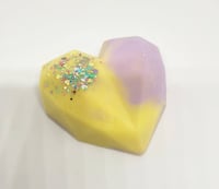 Image 1 of Geo Heart Wax Melts: Strong-smelling wax melts