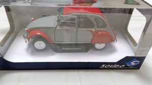 Image of SOLIDO 1/18 CITROËN 2CV6 DOLLY – GRISE & ROUGE -1985 S1850022