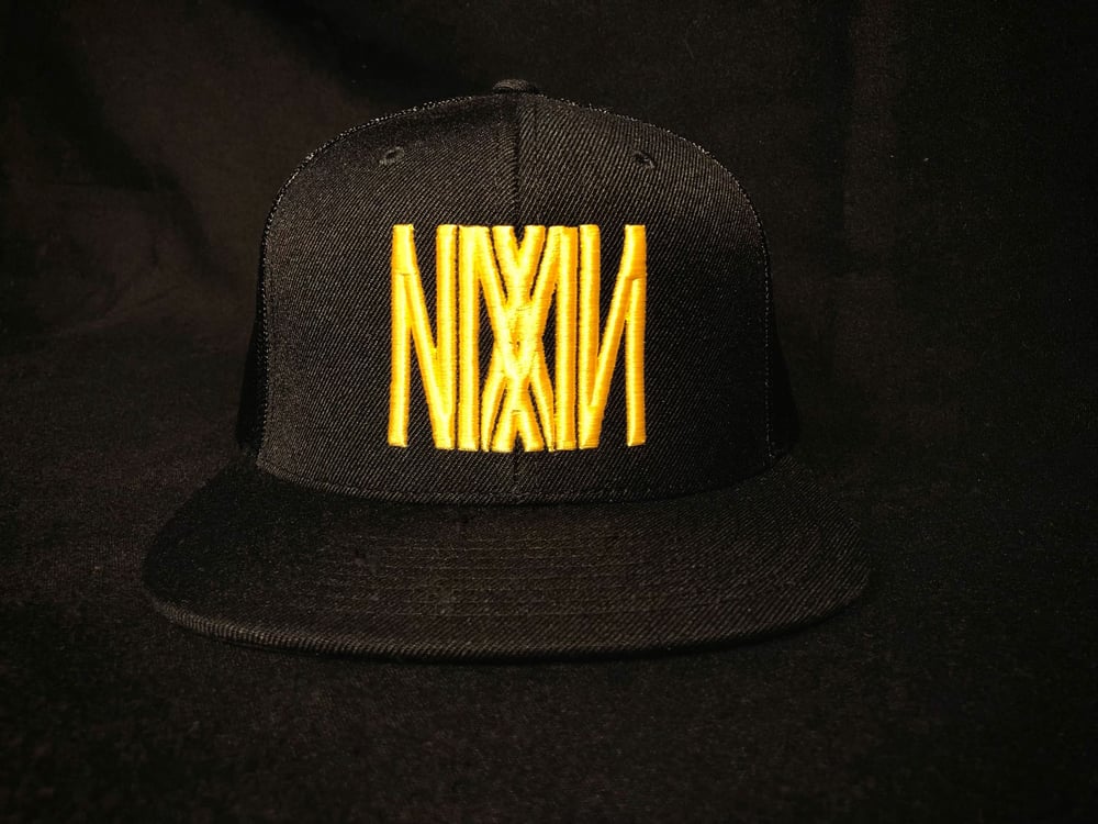 "NIXXIN" Logo Flat Bill Trucker Hat (Blk/Yellow)