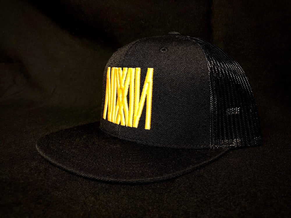 "NIXXIN" Logo Flat Bill Trucker Hat (Blk/Yellow)