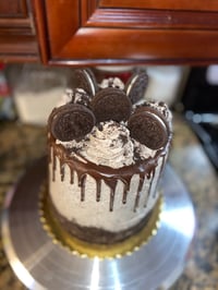 Image 1 of Oreo cookies X cream cake