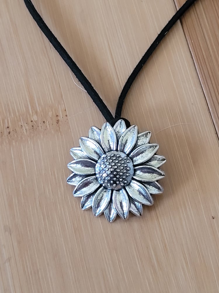 Image of Sunflower Necklace
