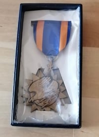 Image 3 of Generational (USA) Air Medal - Authentic Issue