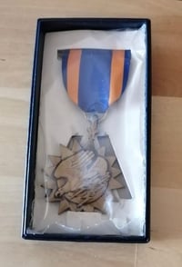 Image 5 of Generational (USA) Air Medal - Authentic Issue