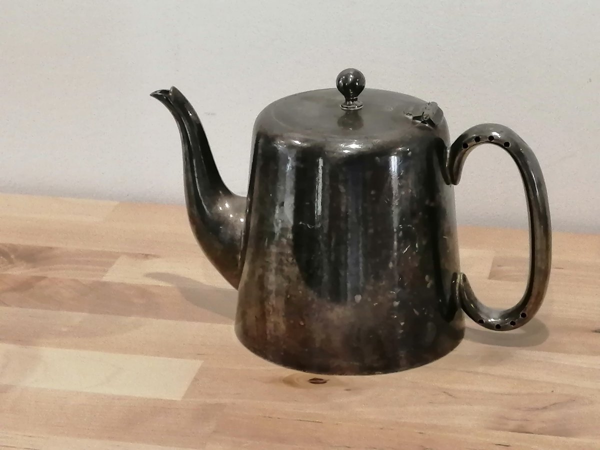 BRITISH ANTIQUE SILVER PLATED TEA JUG | WORLD HISTORICS & RELICS