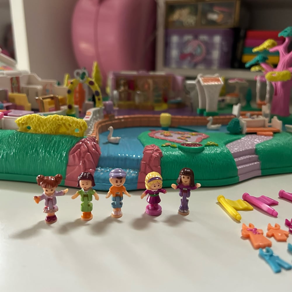 Image of Polly pocket magical movin pollyville