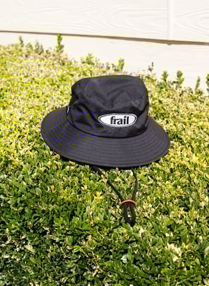 BUCKET HAT