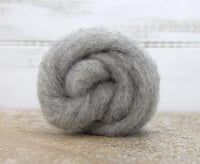 Image 4 of DRIZZLE - 8 oz Corriedale Roving in Light Grey - Wholesale pricing ON SALE
