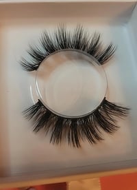 Image 2 of "Ashley" Blondourage signature lashes