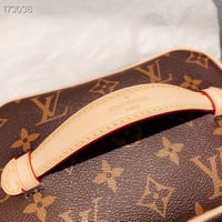 Image 4 of Lv makeup bag 
