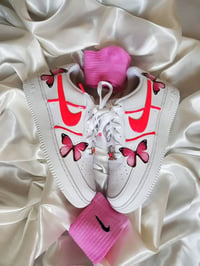 Image 3 of BUTTERFLY AF1 PINK CUSTOM SNEAKERS 