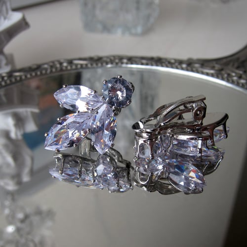 Image of Harlow clip-on earrings 