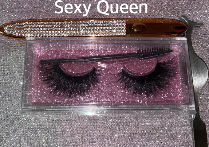 Image of The Queen Bundle 
