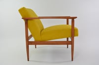 Image 2 of Fauteuil M jaune