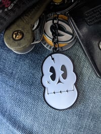 Image 2 of Skully keychain
