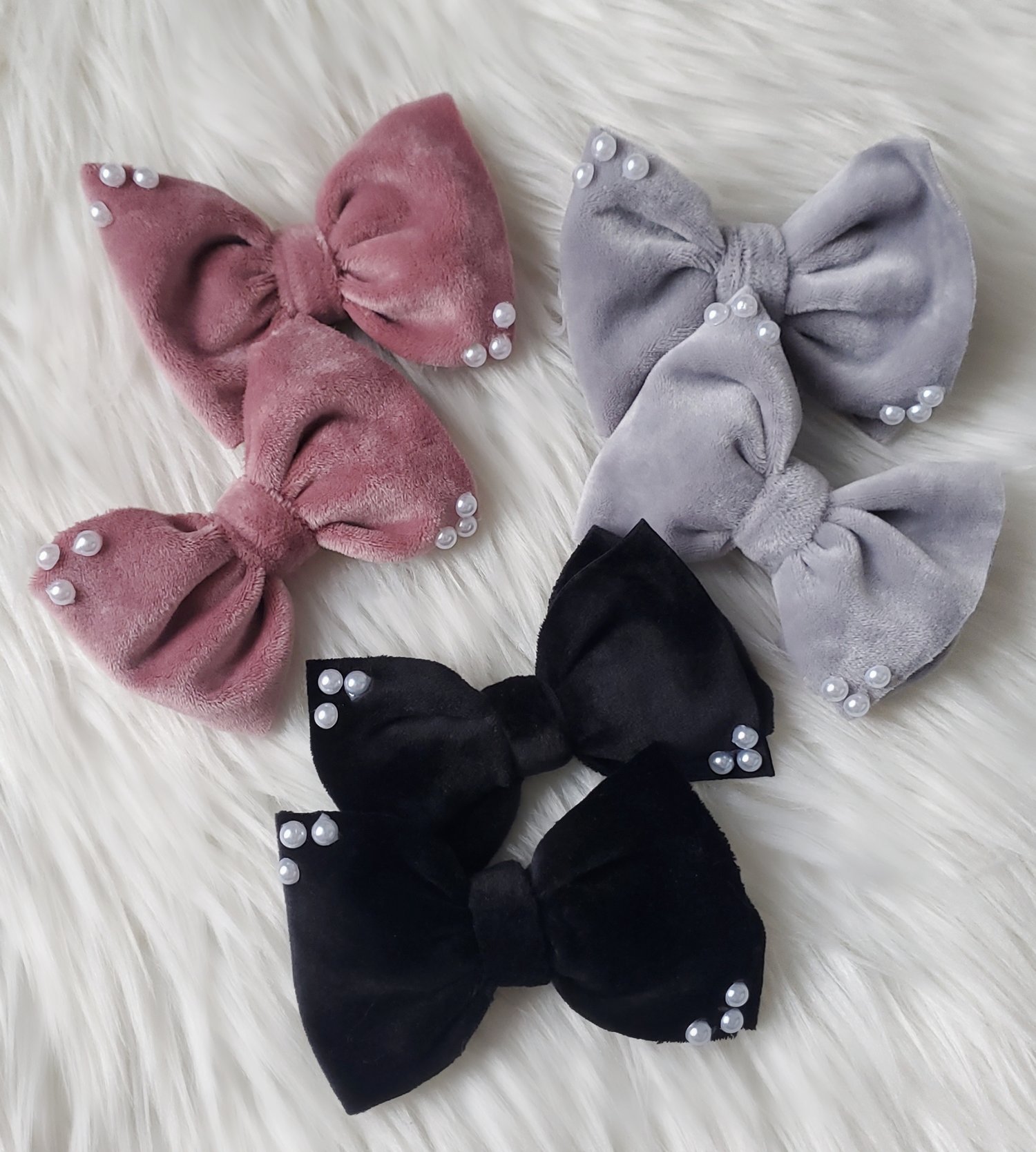 Image of Pearl Bows