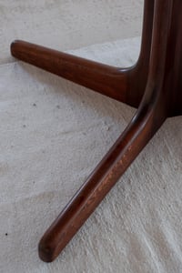 Image 2 of Table scandinave ovale en teck