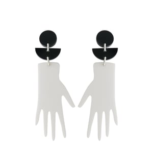 Image of Pendientes Mano (Sold Out)