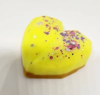 Image 2 of Geo Heart Wax Melts: Strong-smelling wax melts