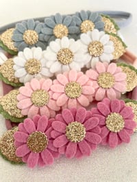 Image 2 of Daisy chains