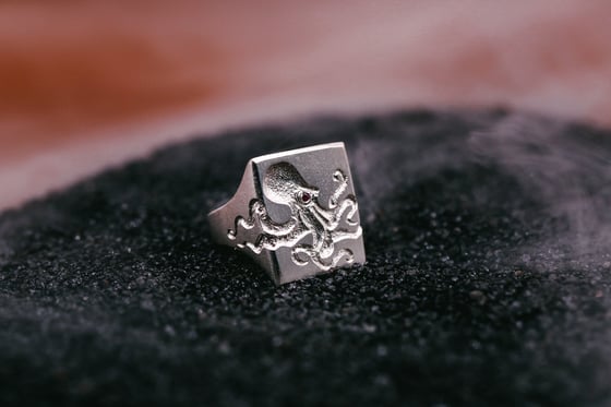 Image of Octopus Signet 