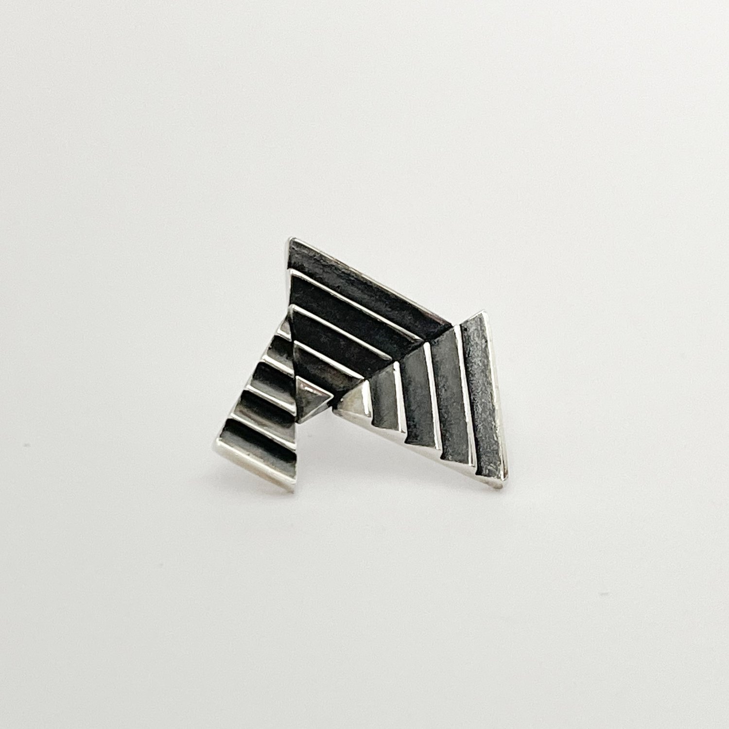 Image of Delta Echos Lapel Pin