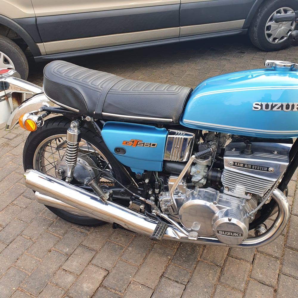 Suzuki gt550 triple 2 stroke 1973
