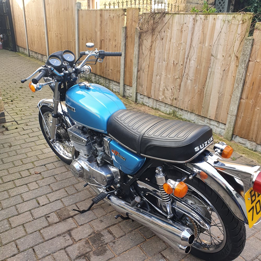 Suzuki gt550 triple 2 stroke 1973