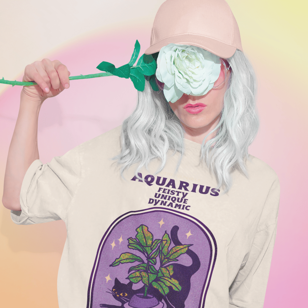 Image of LIGHT CATSTROLOGY HOUSEPLANT TEE