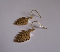 Image 4 of Kate Middleton Duchess of Cambridge Inspired Replikate Yellow Gold Fern Leaf Nature Pendant Earrings