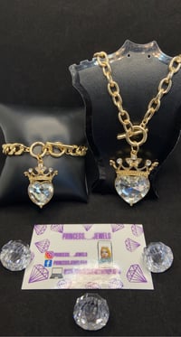Image 1 of Queen Charm Set 