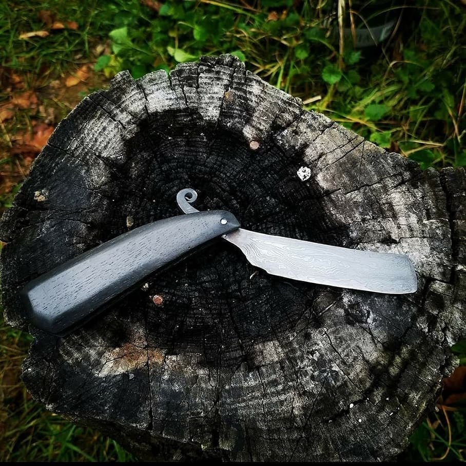 Folded Steel Straight Razor | fays forge