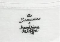 Image 5 of Collab terminée - Tee Shirt banderole - COLLAB' THE SIMONES X SANDRINE DELOFFRE