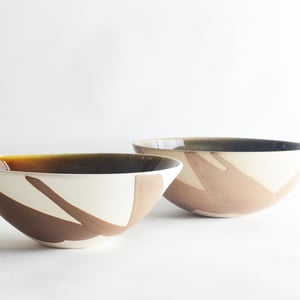 Image of brown splash serving bowl