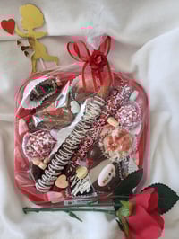 Image 4 of Seasonal treat tray.