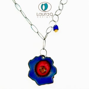 Double -take Poppy necklace with bell flower