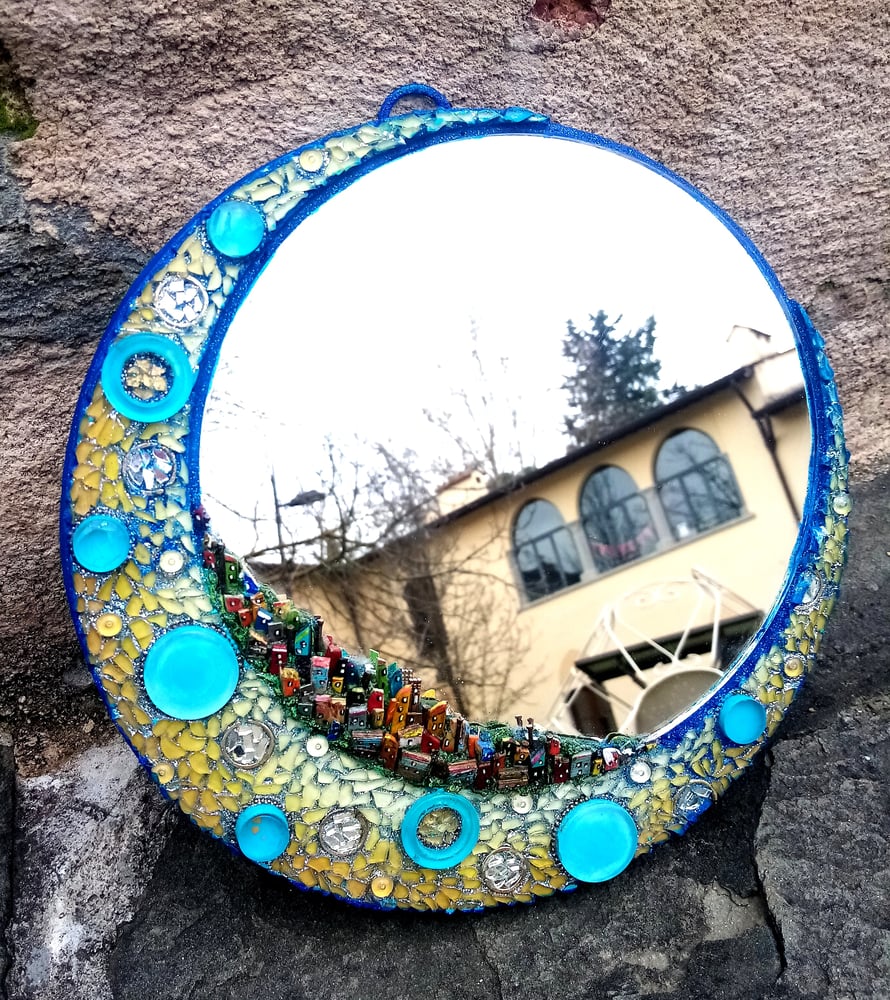 Image of Specchiera villaggio sulla luna 🌙/ Village on the moon mirror 