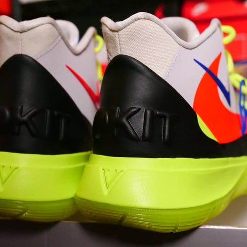 Image of Nike Kyrie 5 Rokit