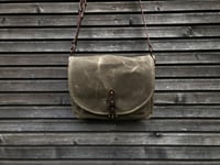 Image 4 of Musette in waxed canvas with leather adjustable shoulder strap and closing flap medium size