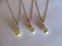 Image 2 of Kate Middleton Duchess of Cambridge Inspired Replikate Yellow Rose Gold Silver Pearl Drop Necklace